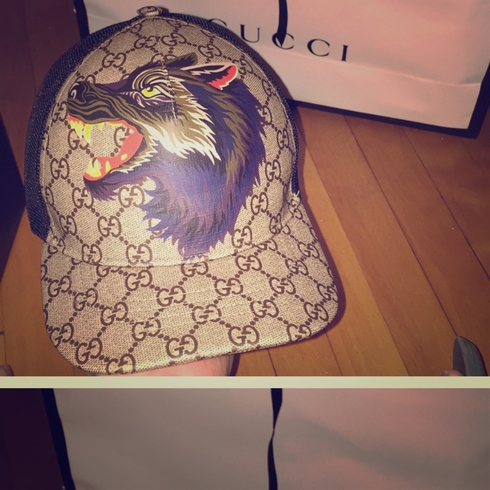 LIMITED EDITION GUCCI SUPREME WOLF HAT !!!